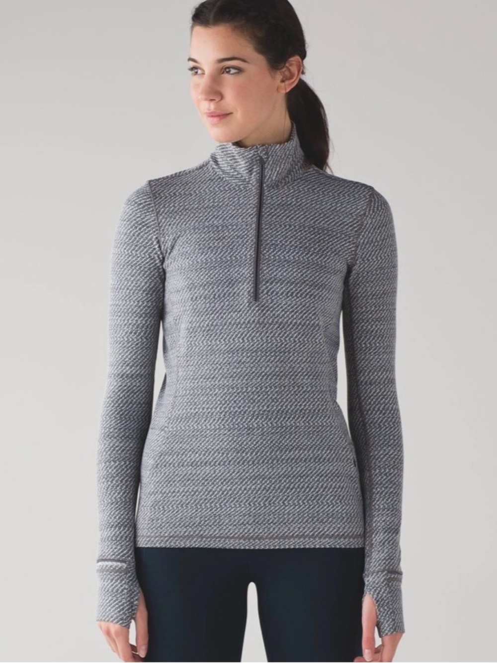 Lululemon Outrun 1/2 Zip
Hazy Heather Heathered White Heathered Black Size 2